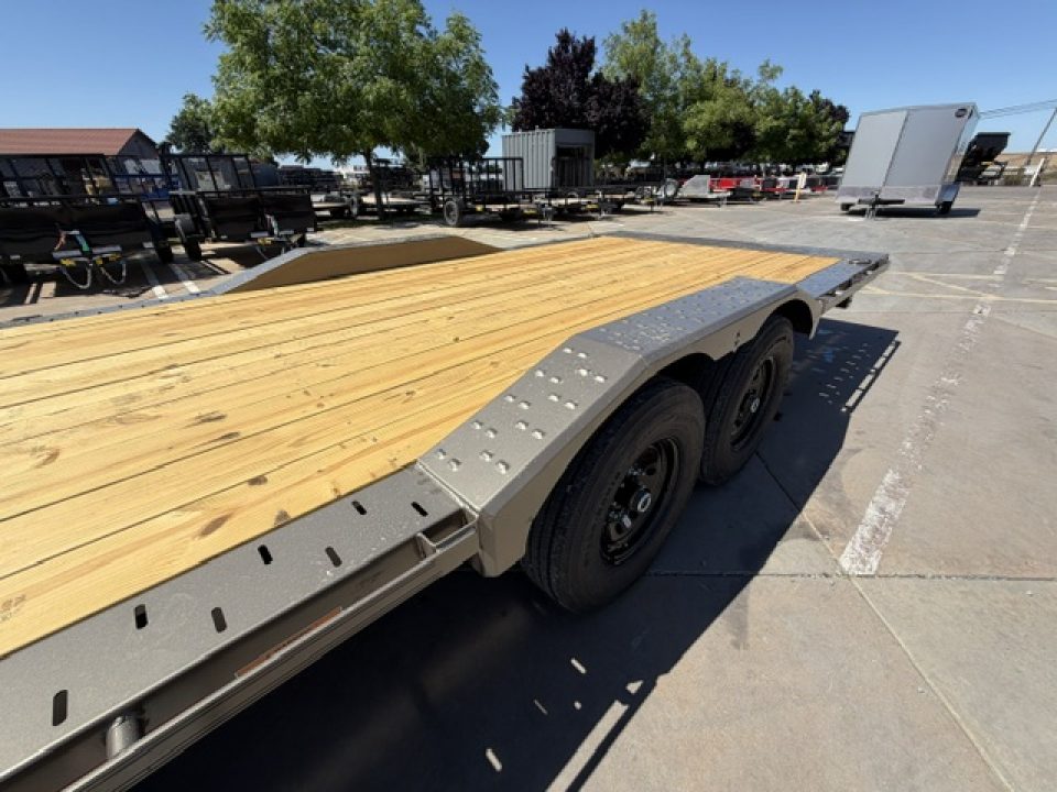New 2026 Diamond C Trailers HXD207L24X102 8.5FT X 24FT 14.9K GVW Tilt Trailer