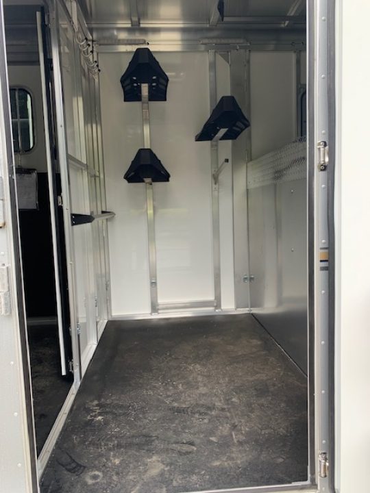 New 2025 Sundowner Trailers Charter 2h GN Horse Trailer
