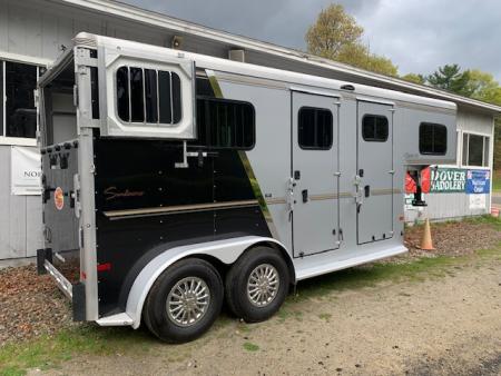 New 2025 Sundowner Trailers Charter 2h GN Horse Trailer