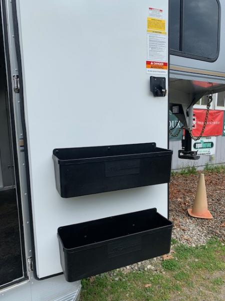 New 2025 Sundowner Trailers Charter 2h GN Horse Trailer