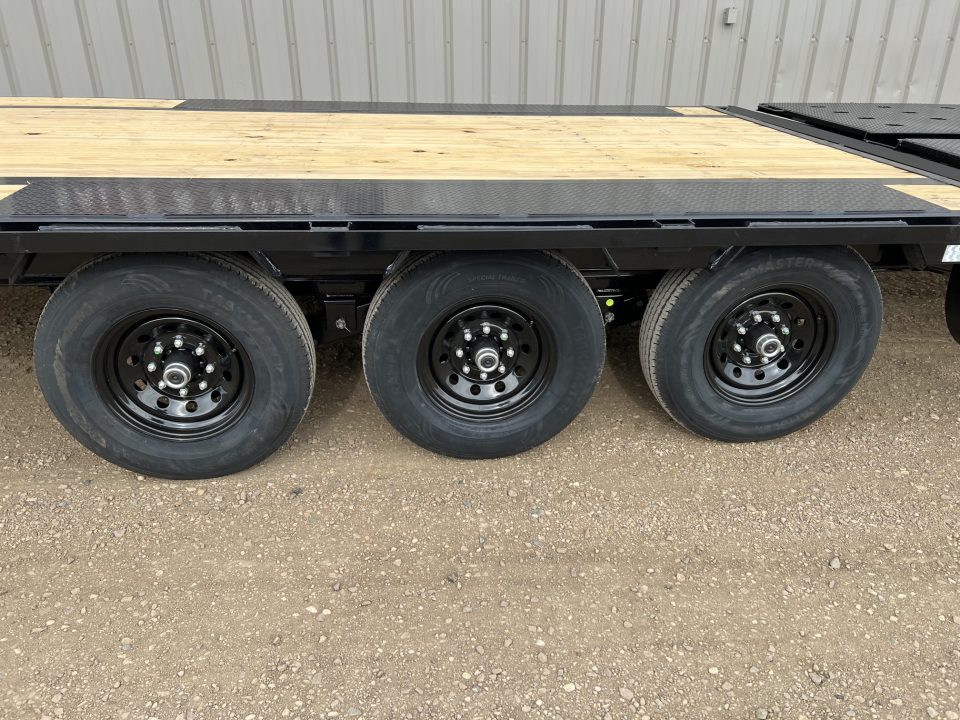 New 2027 PJ Trailers 32' Gooseneck Triple Axle Flatbed Trailer