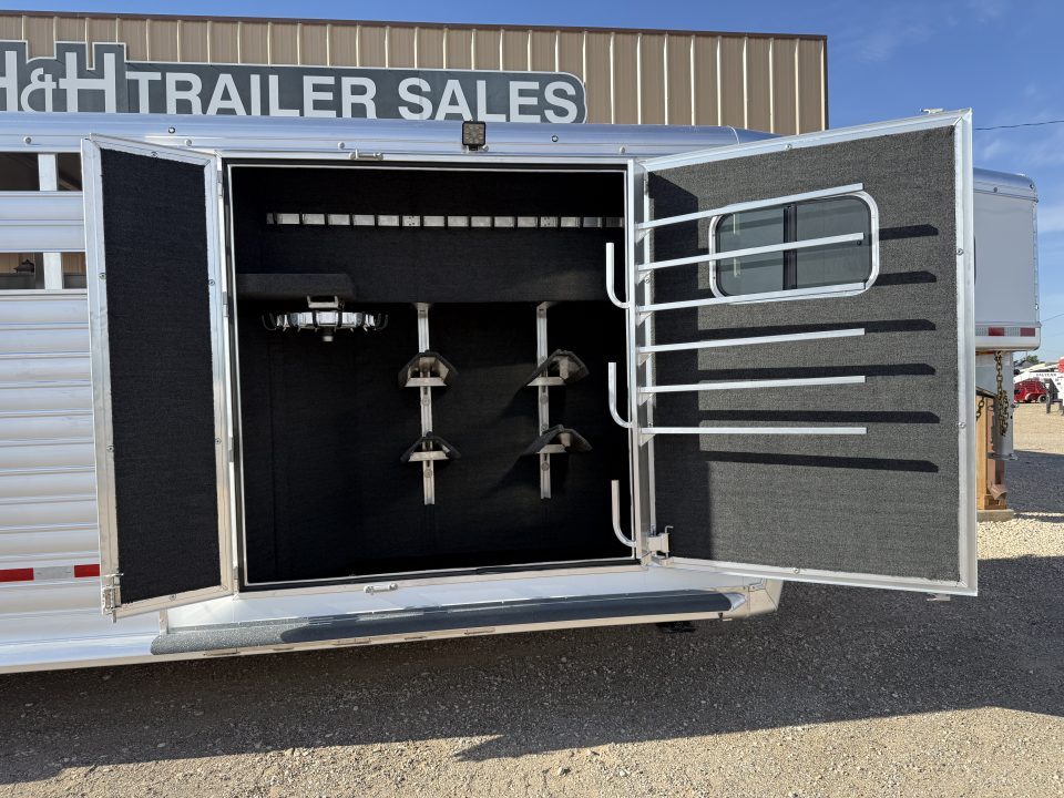 New 2026 Hart Trailer LARIAT Horse Trailer