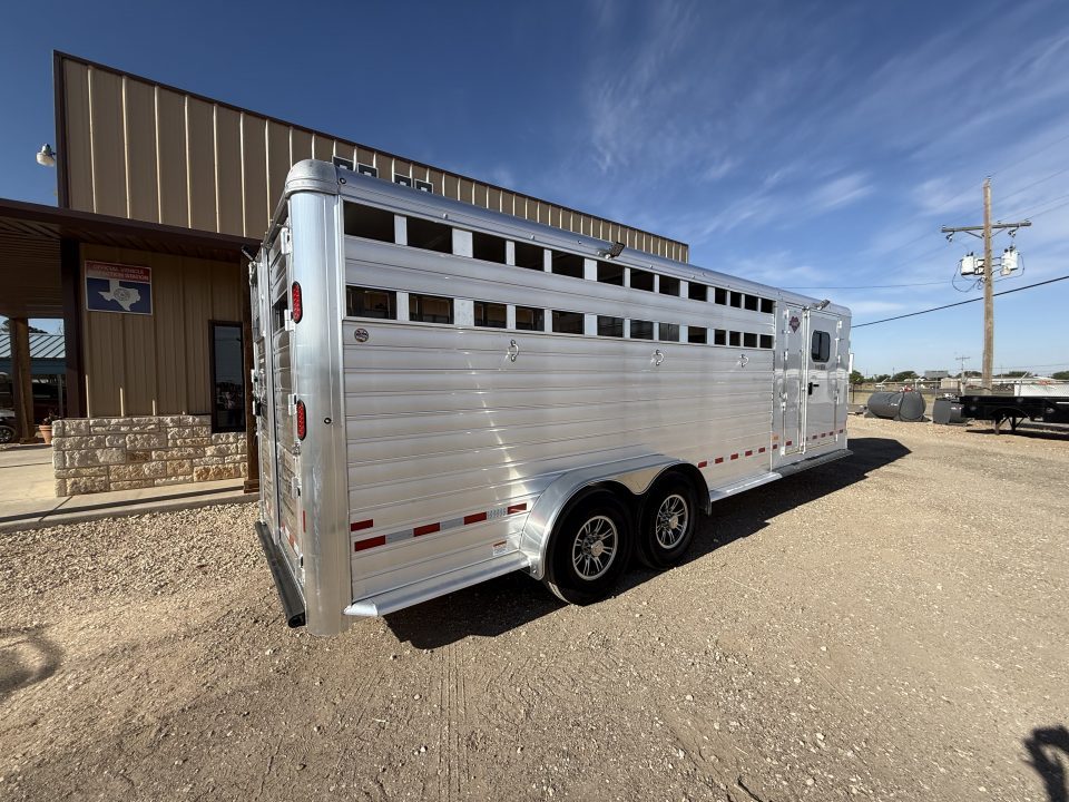 New 2026 Hart Trailer LARIAT Horse Trailer