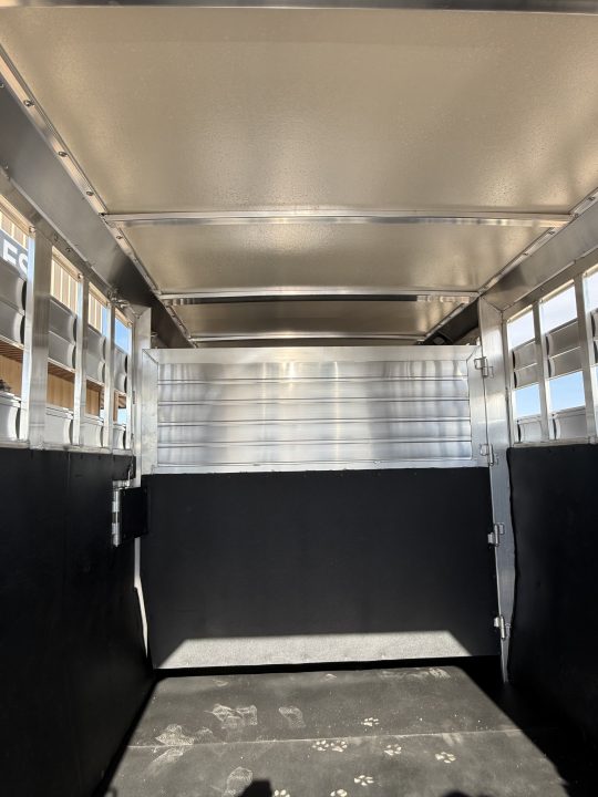 New 2026 Hart Trailer LARIAT Horse Trailer