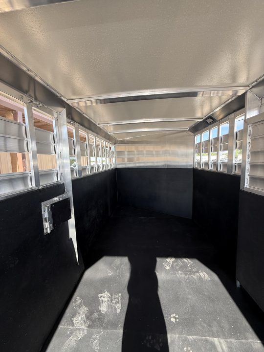 New 2026 Hart Trailer LARIAT Horse Trailer