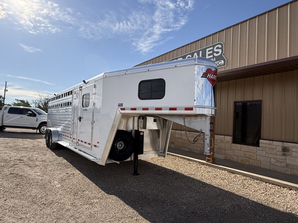 New 2026 Hart Trailer LARIAT Horse Trailer