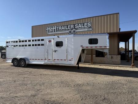 New 2026 Hart Trailer LARIAT Horse Trailer