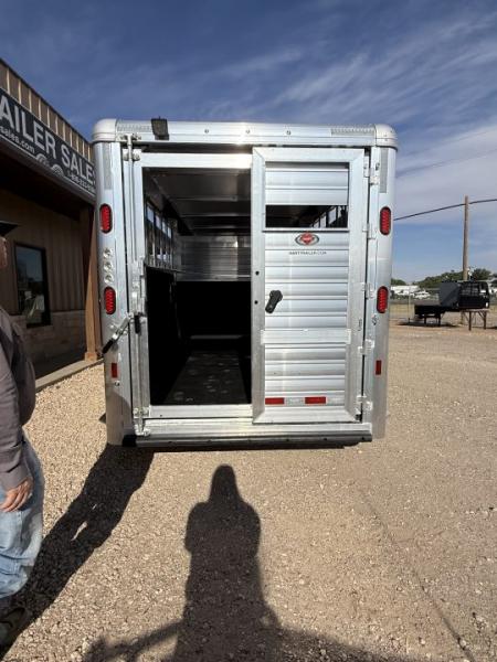 New 2026 Hart Trailer LARIAT Horse Trailer
