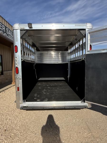 New 2026 Hart Trailer LARIAT Horse Trailer