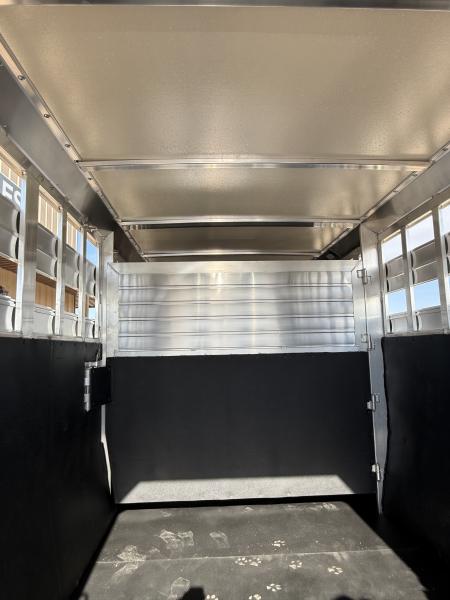 New 2026 Hart Trailer LARIAT Horse Trailer