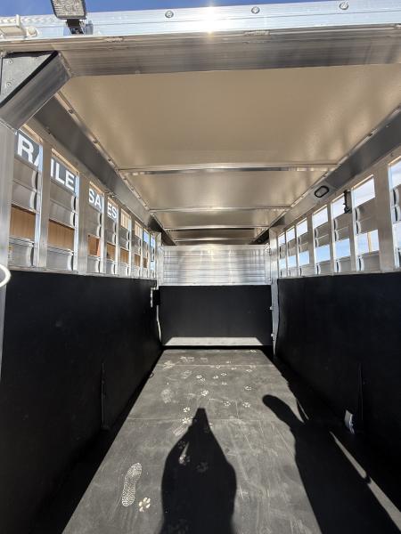 New 2026 Hart Trailer LARIAT Horse Trailer