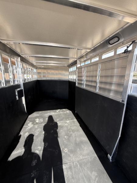 New 2026 Hart Trailer LARIAT Horse Trailer