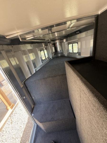 New 2026 Hart Trailer LARIAT Horse Trailer