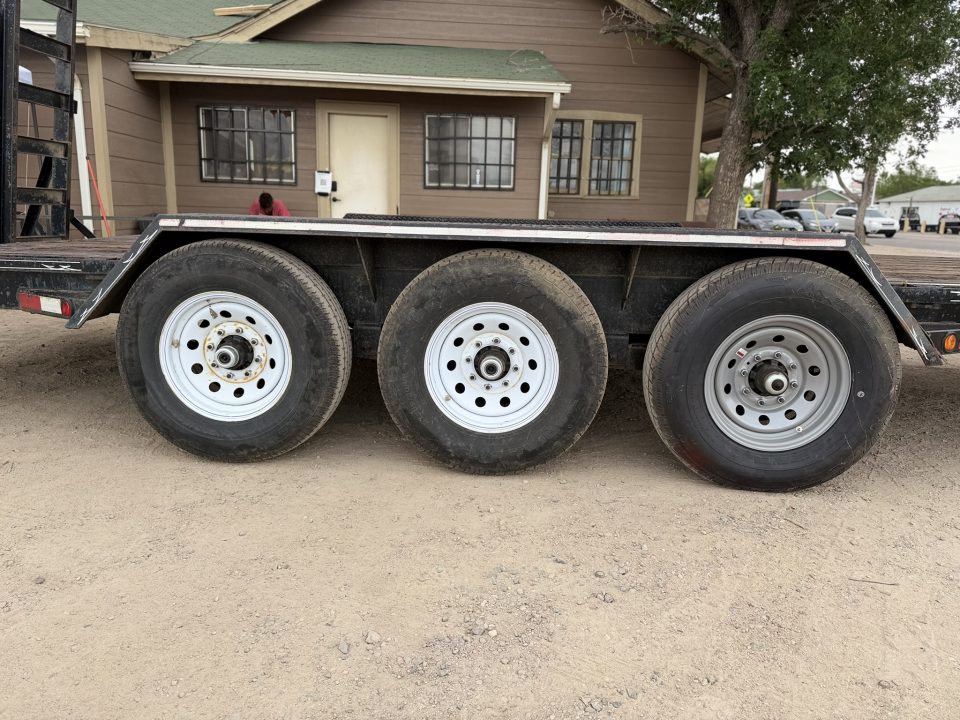 Used 2008 Other 7-22 Triple Axle Equipment Hauler