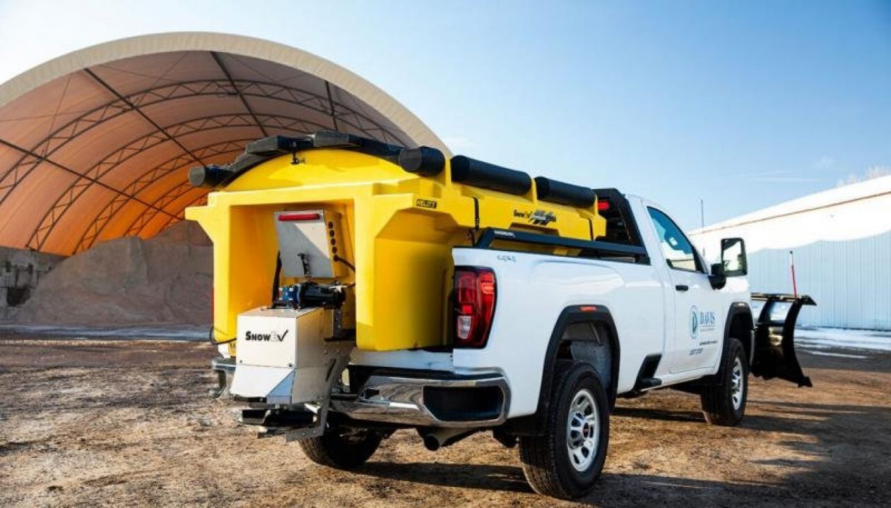 New SnowEx 2.2CY Renegade Helixx P220A Poly Hopper Spreader **w/Lid, Inverted V, & Helixx Auger