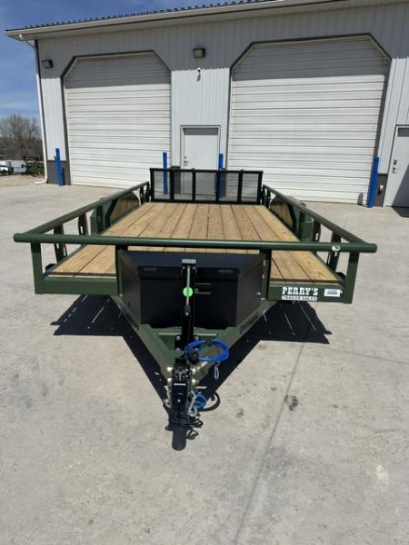 New 2026 Diamond C 16' GTU Flatbed