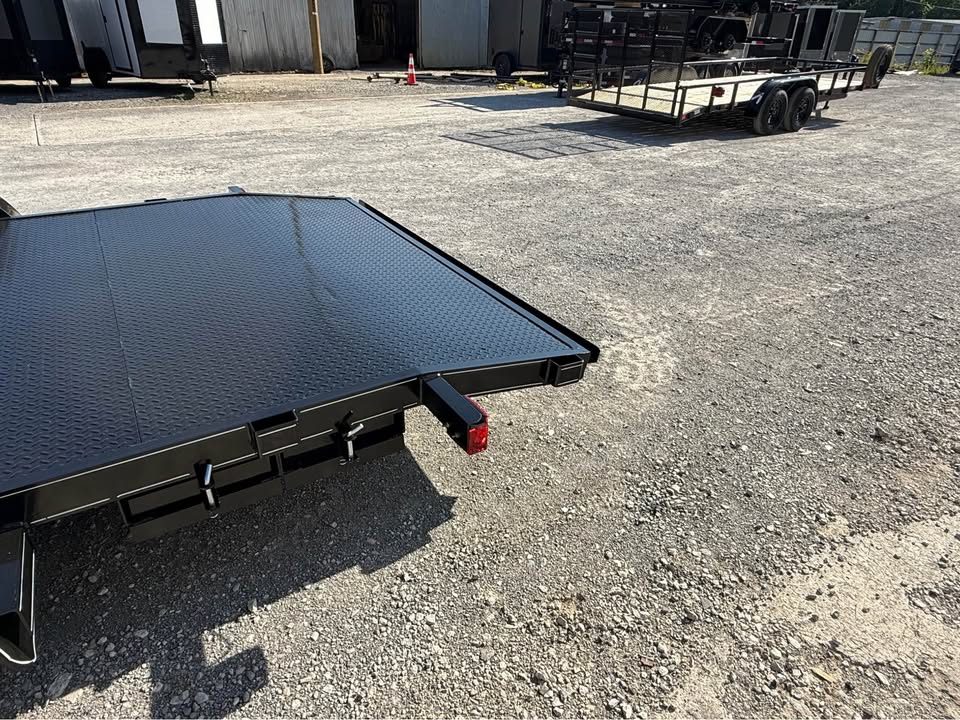 New 2026 Oak Ridge 82x20 7k Car Hauler