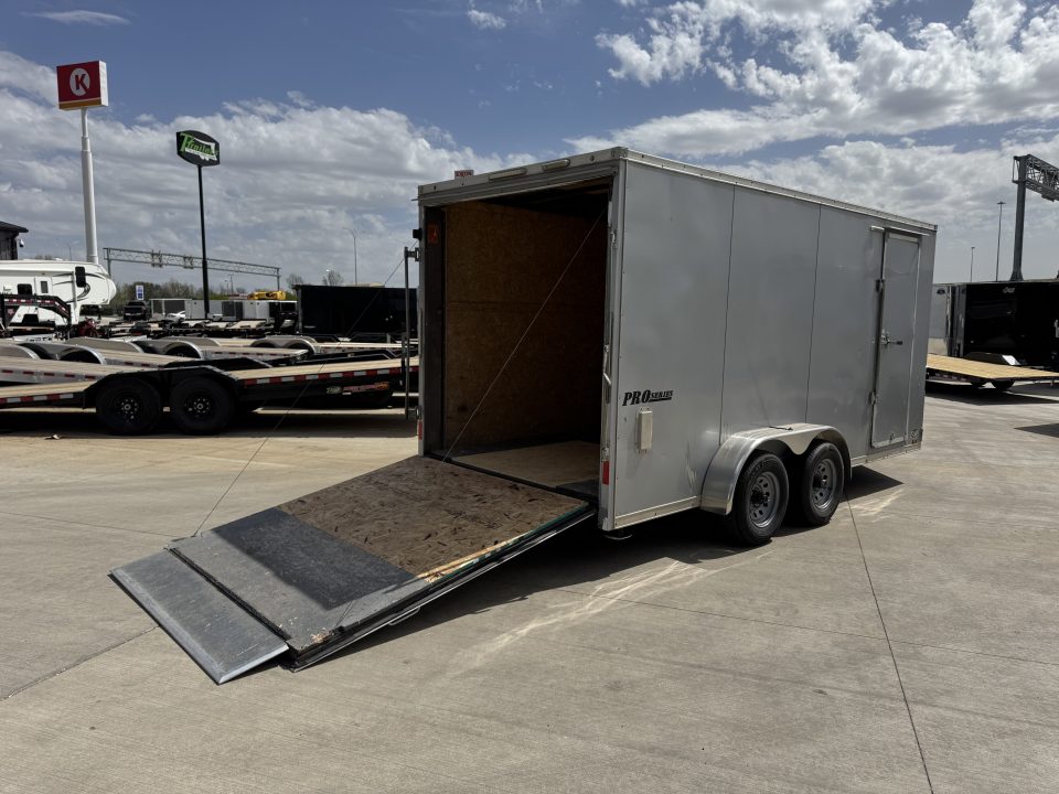 Used 2020 Commander 7x16 + 2’V Nose 7' TALL SUPERIOR QUALITY Rear Ramp Enclosed Cargo Trailer