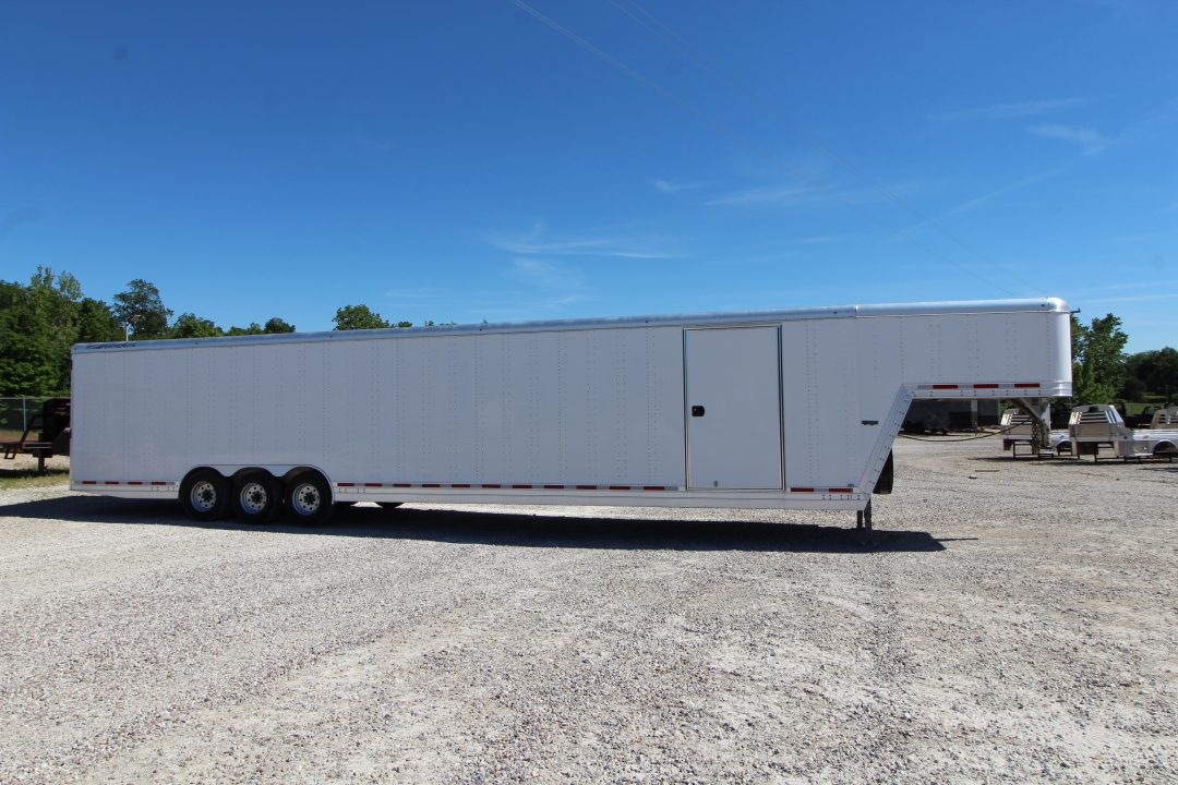 Used 2016 Featherlite Trailers 4941-0040 Car / Racing Trailer