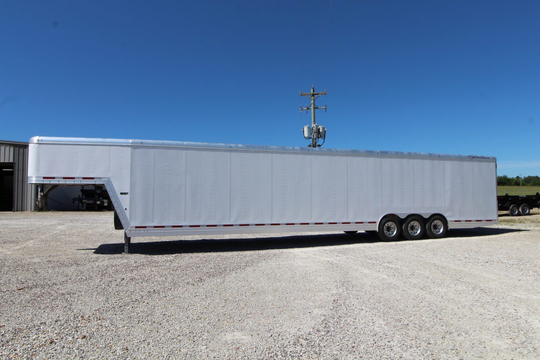 Used 2016 Featherlite Trailers 4941-0040 Car / Racing Trailer