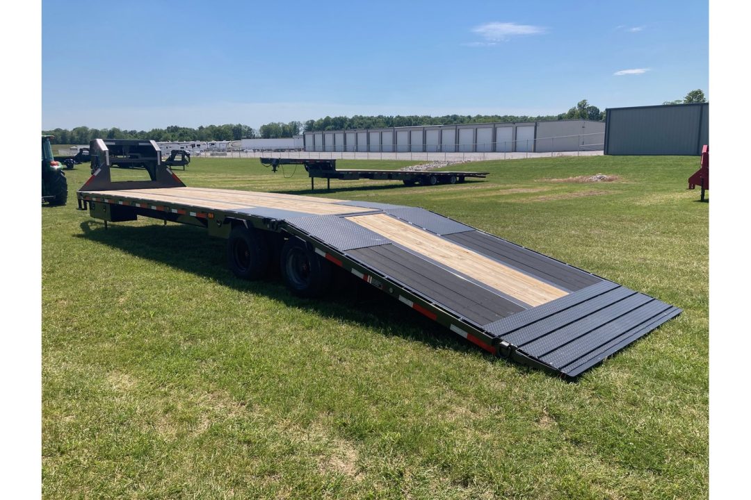 New 2026 MAXX-D 102x36 TANDEM 25.9K GN HYDROTAIL W/ BLACKWOOD RUNNERS, HYDROJACKS, DISC BRAKES & WIRELESS