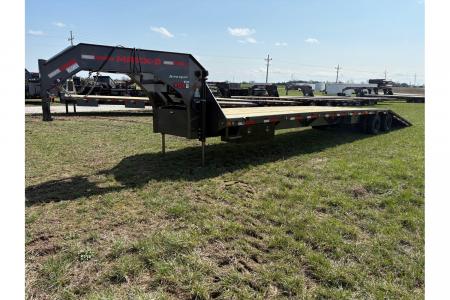 New 2026 MAXX-D 104x40 Tandem 25.9K GN Hydrotail W/ Wireless Remote & Blackwood Runners