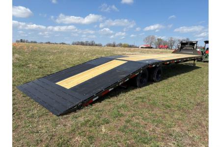 New 2026 MAXX-D 104x40 Tandem 25.9K GN Hydrotail W/ Wireless Remote & Blackwood Runners