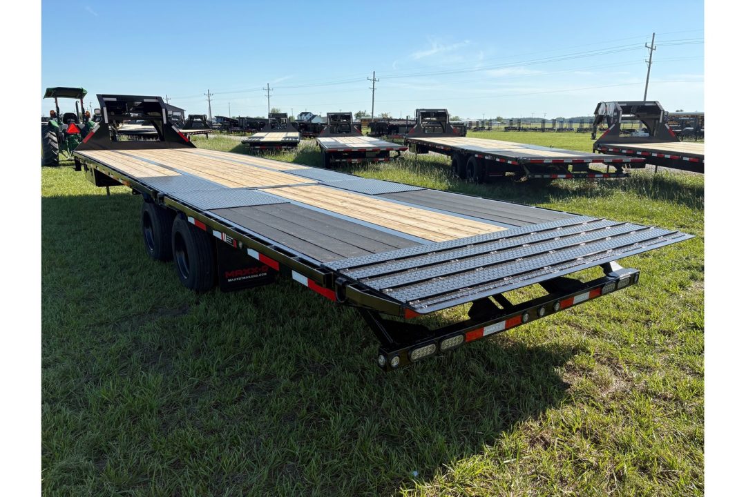 New 2026 MAXX-D Tandem 102x34 25.9K GN Hydrotail W/15K Axles & Wireless Remote