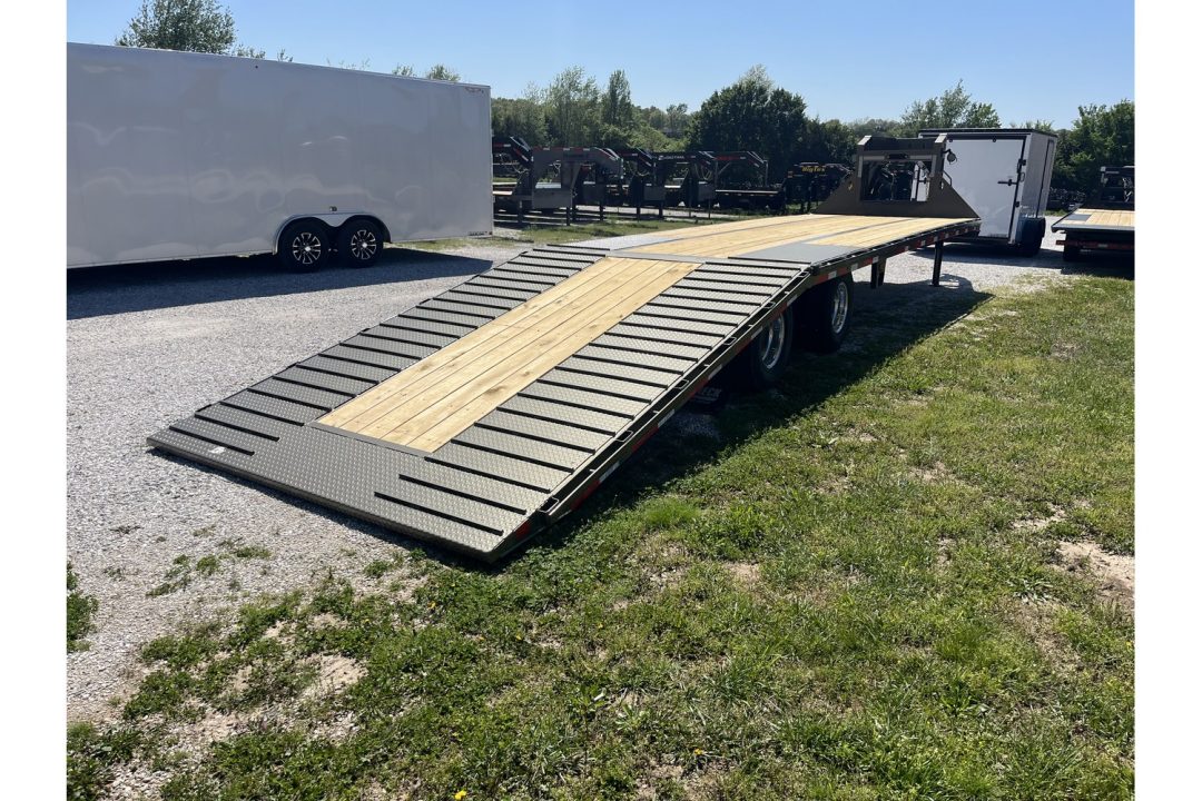 New 2026 Diamond C 102x35 FMAX212 TANDEM DUAL GN PACESETTER HYDROTAIL W/ STEEL RUNNERS/ HYDRO JACKS/ 60" SPREAD