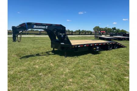 New 2026 Diamond C 102x32 Tandem 40K GN Pacesetter Hydrotail w/ Hydraulic Jacks, EOH Brakes, & Full Steel Runners