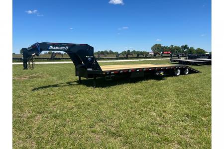 New 2026 Diamond C 102x40 Tandem 40K GN Pacesetter Hydrotail w/ Hydraulic Jacks, Ratchet Rail, Dunnage Rack, & Aluminum