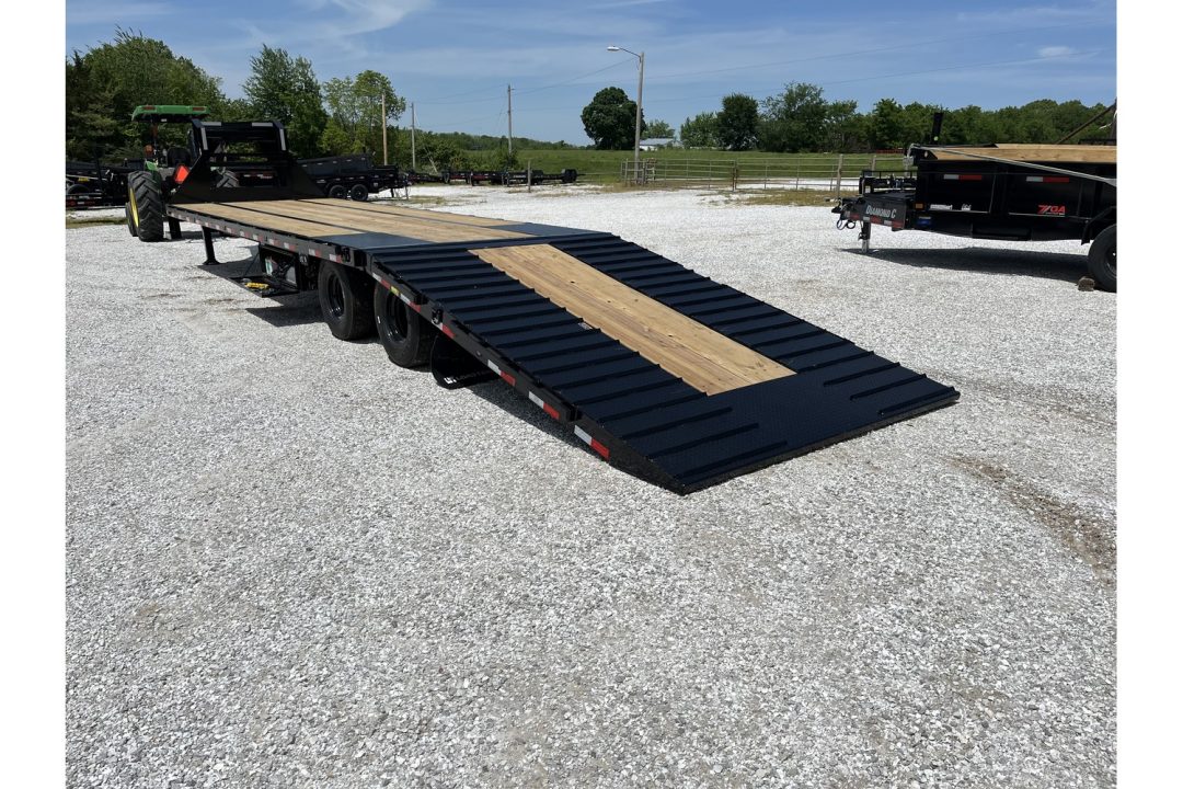 New 2026 Load Trail 102x36 25.9K TANDEM DUAL LOW PRO GN HYDROTAIL W/ STEEL RUNNERS/ HYDRO JACKS