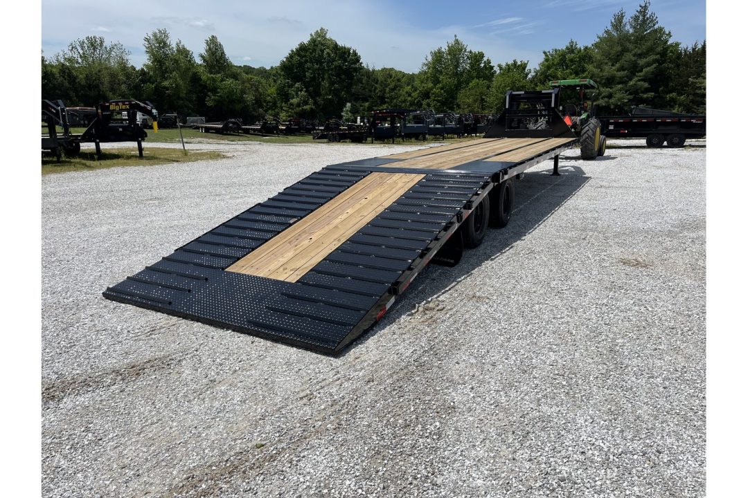 New 2026 Load Trail 102x36 25.9K TANDEM DUAL LOW PRO GN HYDROTAIL W/ STEEL RUNNERS/ HYDRO JACKS