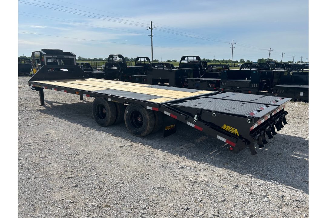 New 2026 Big Tex 102x25 Tandem 25.9K GN Flatbed w/ Mega Ramps, 2-Speed Jacks, & Load Lights