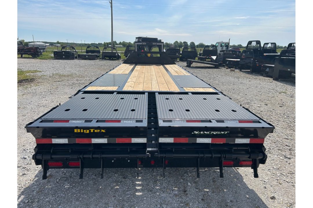 New 2026 Big Tex 102x25 Tandem 25.9K GN Flatbed w/ Mega Ramps, 2-Speed Jacks, & Load Lights