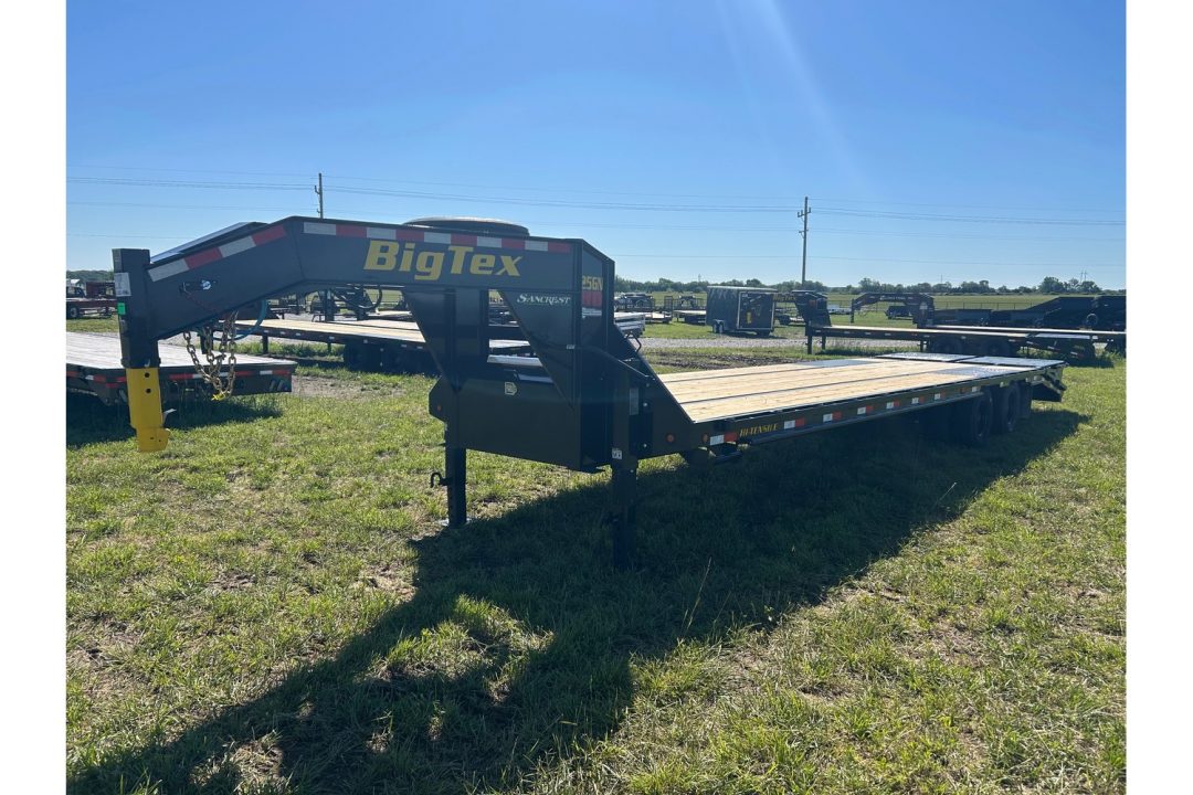 New 2026 Big Tex 102x33 Tandem 25.9K GN Flatbed w/ 2-Speed Jacks, Load Lights, Sliding Ratchet Rail, & 14 Ply Tires