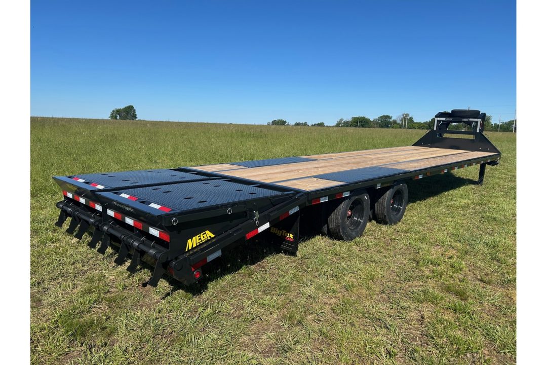 New 2026 Big Tex 102x33 Tandem 25.9K GN Flatbed w/ 2-Speed Jacks, Load Lights, Sliding Ratchet Rail, & 14 Ply Tires