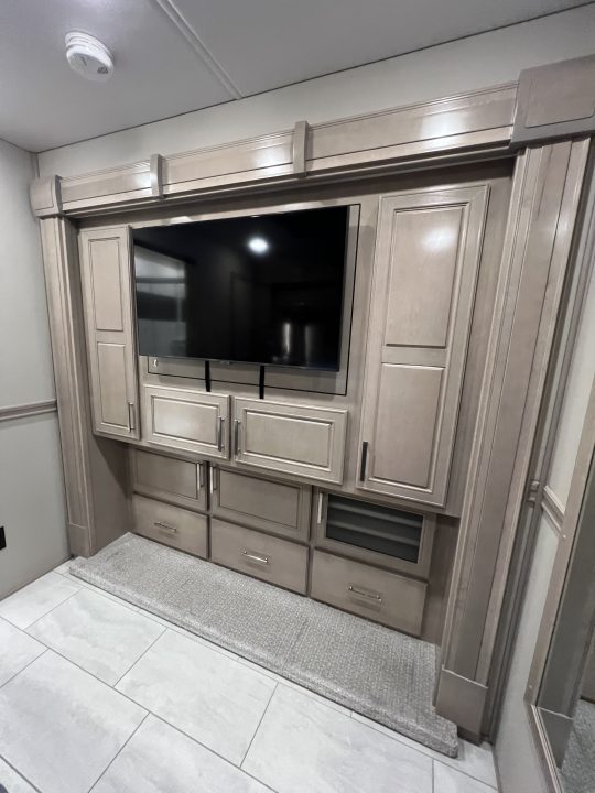 Used 2025 Renegade 45’ Tandem Axle Motorcoach