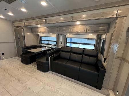 Used 2025 Renegade 45’ Tandem Axle Motorcoach