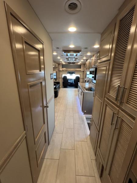 Used 2025 Renegade 45’ Tandem Axle Motorcoach