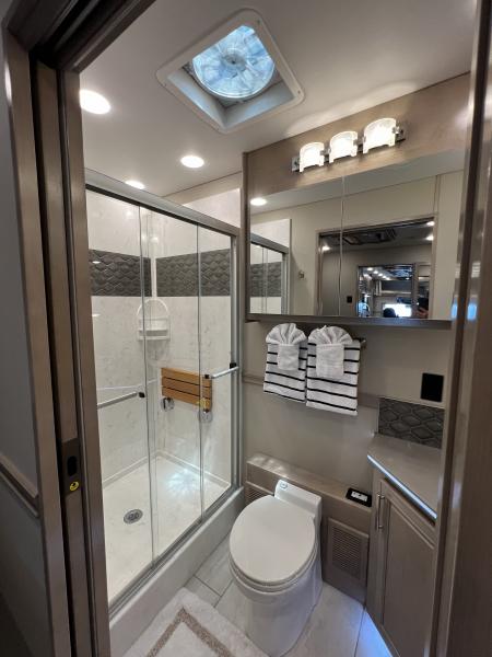 Used 2025 Renegade 45’ Tandem Axle Motorcoach
