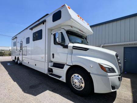 Used 2025 Renegade 45’ Tandem Axle Motorcoach