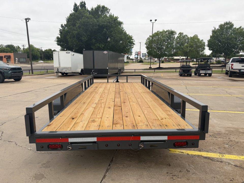 New #154435 2026 LAMAR U5 18 X 83 TANDEM AXLE SQUARE TUBE TOP 10K UTILITY W/ SLIDE IN RAMPS