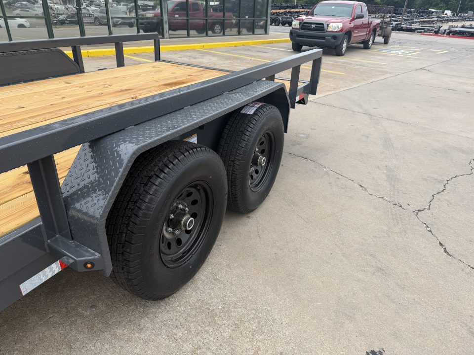 New #154435 2026 LAMAR U5 18 X 83 TANDEM AXLE SQUARE TUBE TOP 10K UTILITY W/ SLIDE IN RAMPS