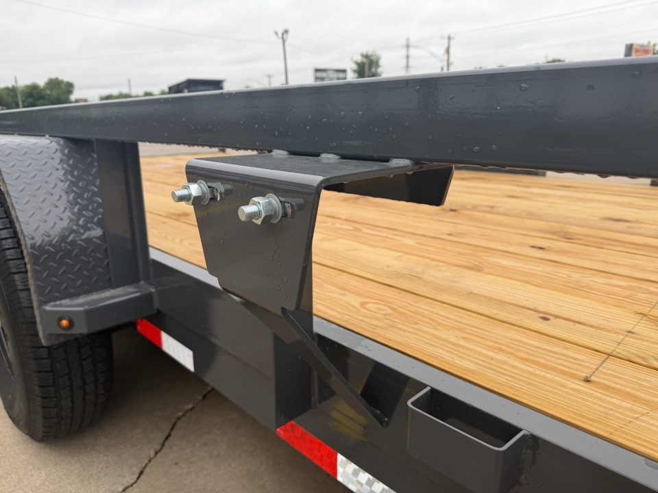 New #154435 2026 LAMAR U5 18 X 83 TANDEM AXLE SQUARE TUBE TOP 10K UTILITY W/ SLIDE IN RAMPS