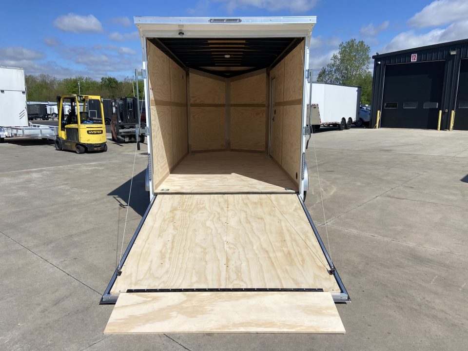 New United UJ-7X14 Enclosed Trailer