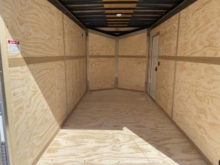 New United UJ-7X14 Enclosed Trailer
