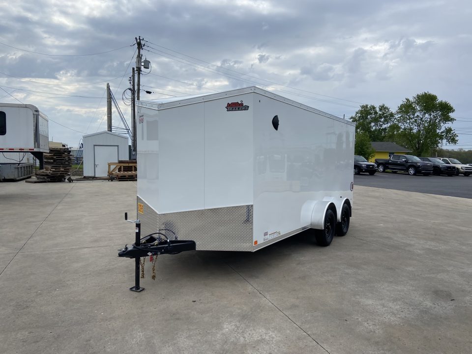 New United UJ-S-7X16 Enclosed Trailer