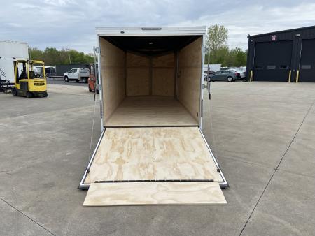 New United UJ-S-7X16 Enclosed Trailer