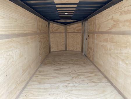 New United UJ-S-7X16 Enclosed Trailer